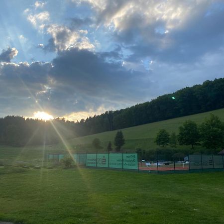 S-Chalet Camping Mit Comfort Im Schwarzwald Steinach  Esterno foto